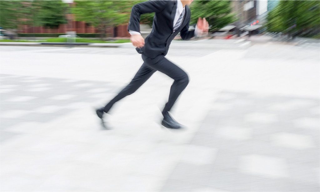 走る人の画像